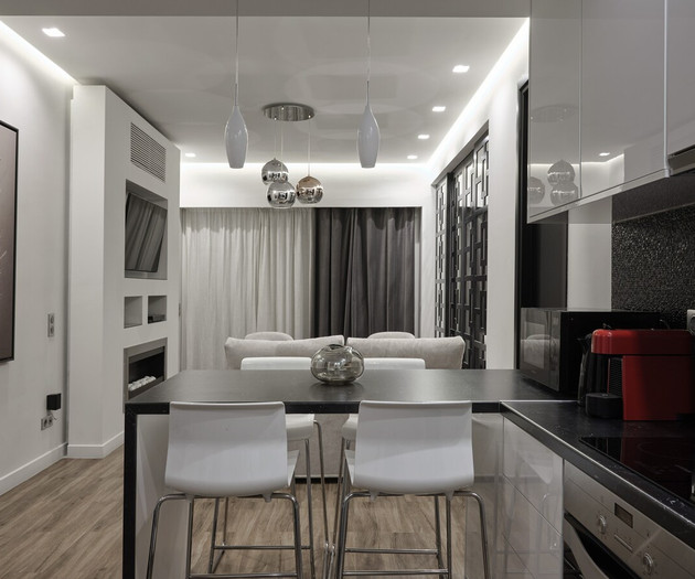 The dining table for 4 people
