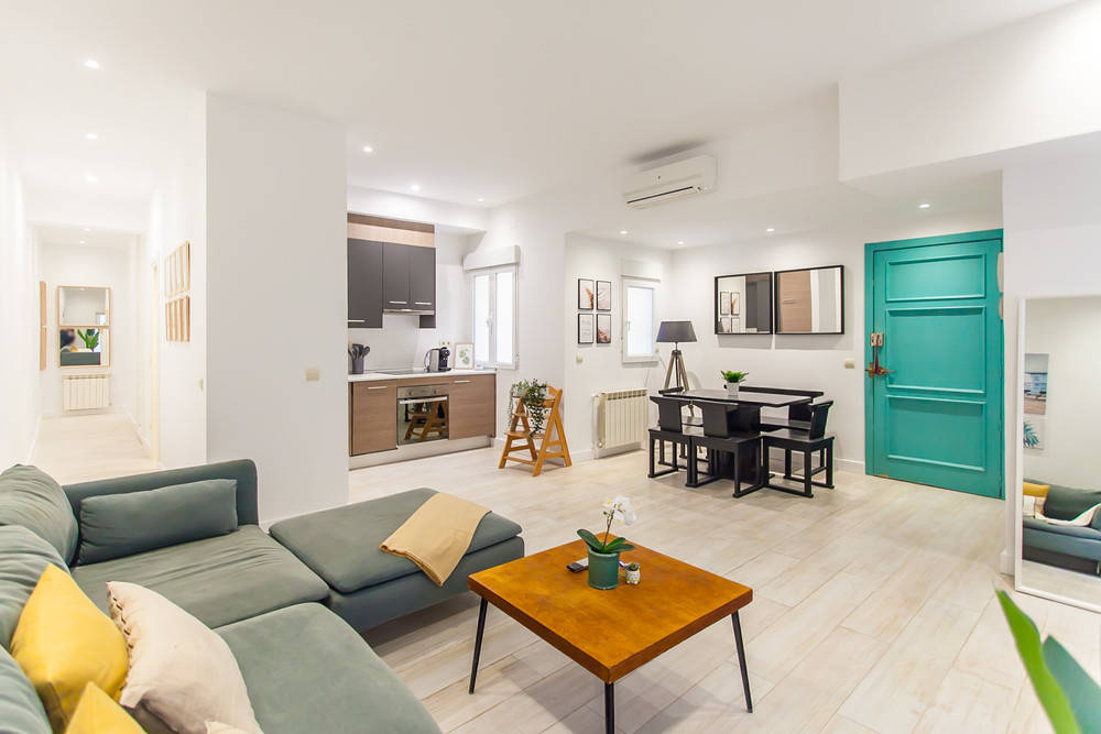 Charming 2-Bedroom Apartment, Central Madrid preview