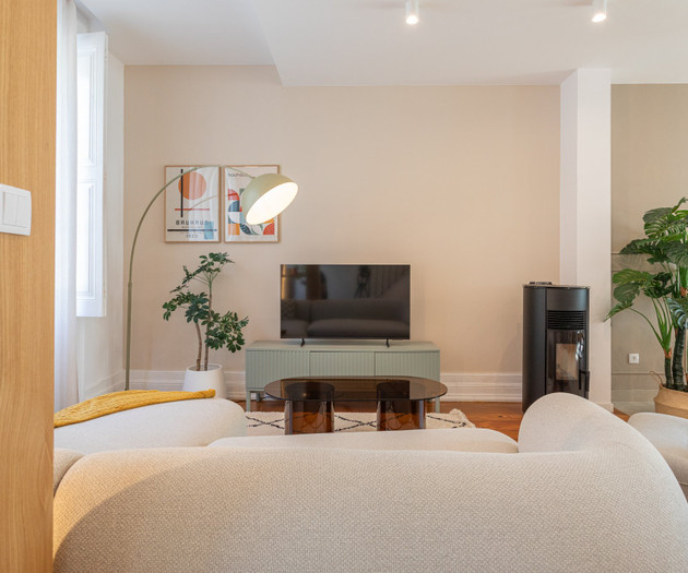 Golden Hour | Luxury T4 for Families & Groups