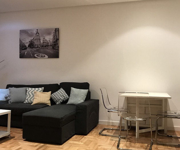 Apartamento en Cortes/ Barrio de las Letras Madrid