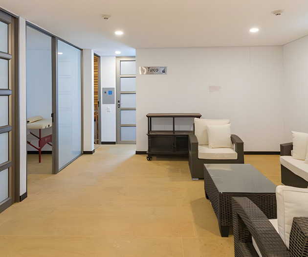 Premium Executive Apartment with Hotel Services In