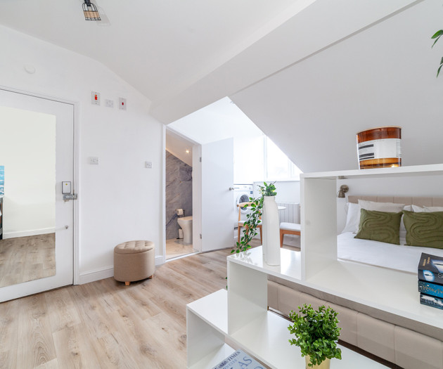 Contemporary Studio with Parking, Finsbury Park 04