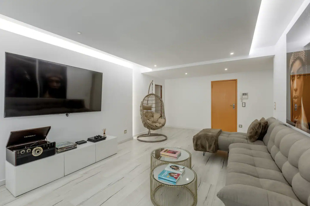 Spacious 3 bedroom apartment in Lisbon preview