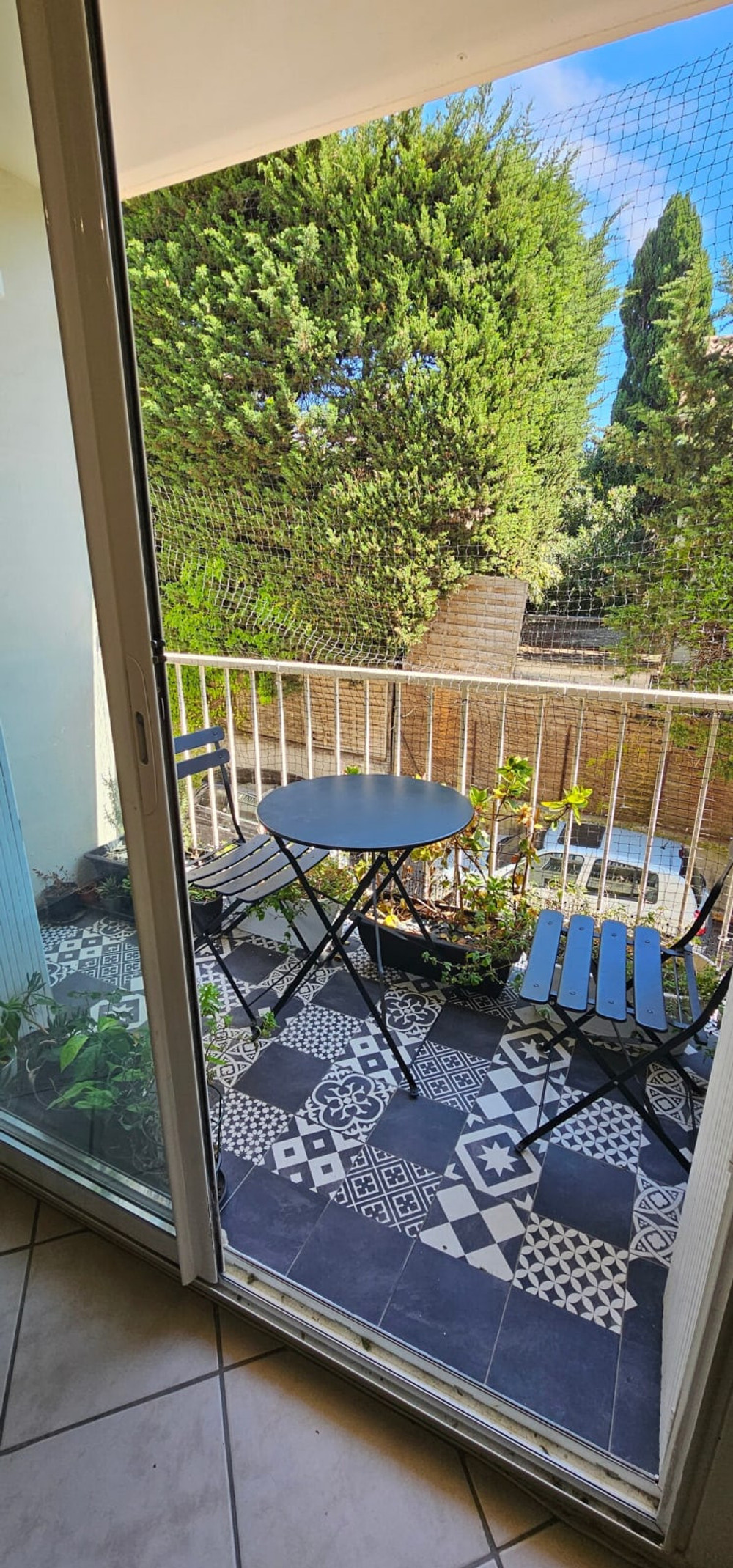 Your comfy stay in Juan-les-Pins – beach & parking preview