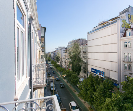 Fantastic Apartment w/ Balcony - Center of Lisbon