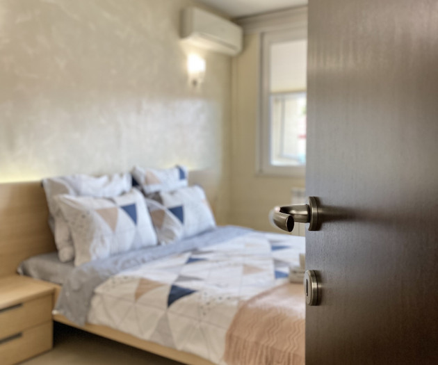 Entire Apartment for 4 Guests in Sofia, Banishora