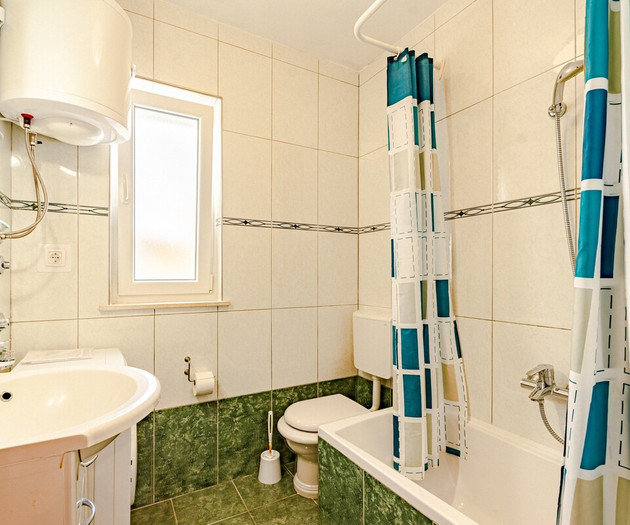 A1 apartment next to the beach, with the sea view
