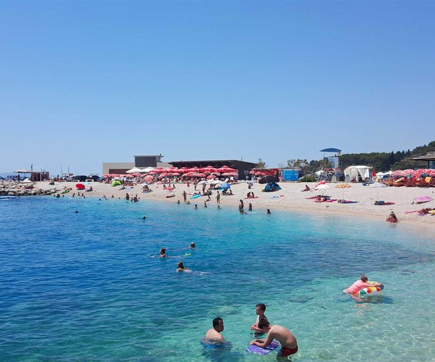 Luxury apartment close to Znjan beach w. sea view