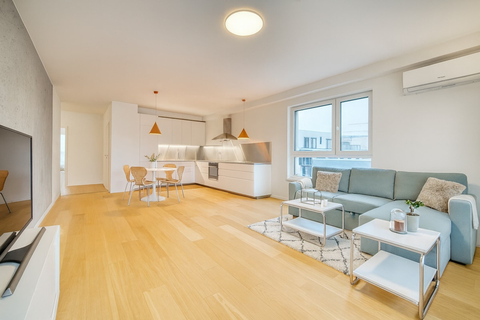 Living room image 1