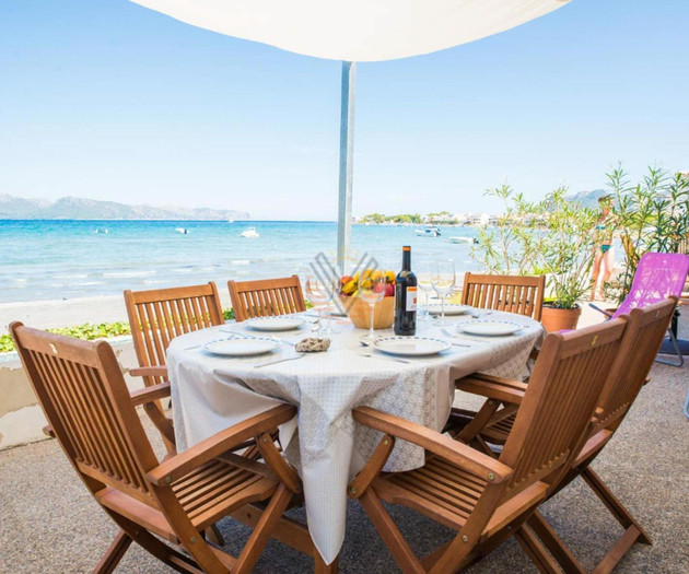 Ran de Mar, sea views villa located directly on th