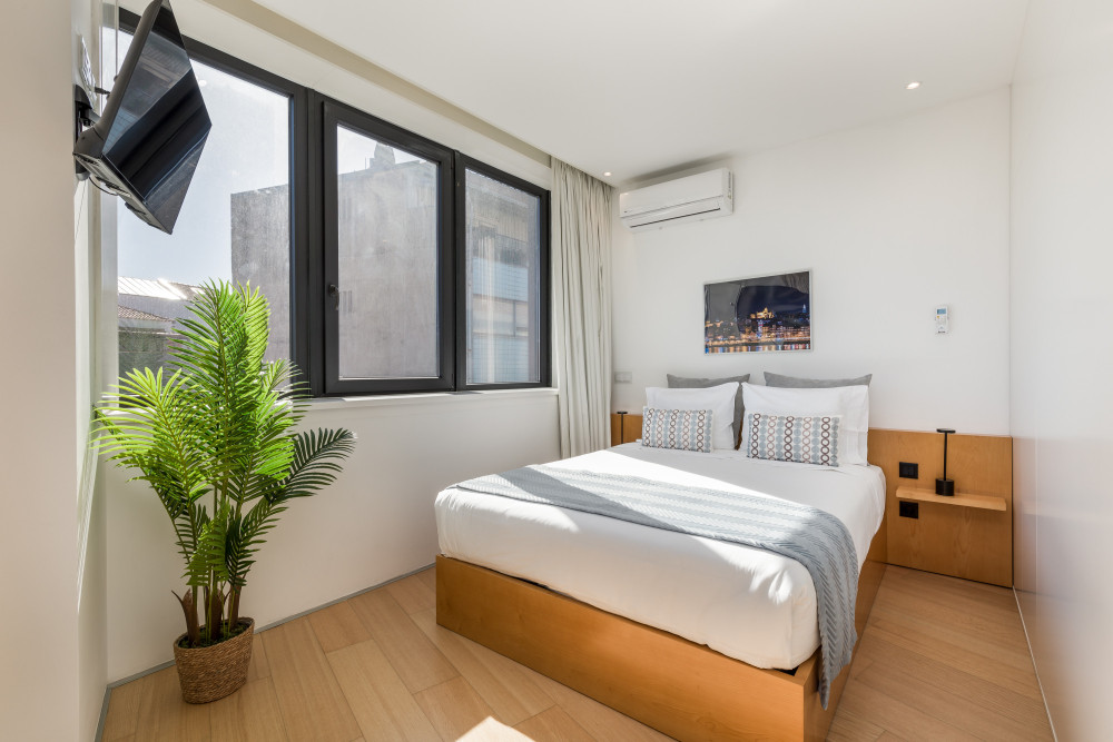 Alvaro's Loft - Cozy Retreat in Porto preview