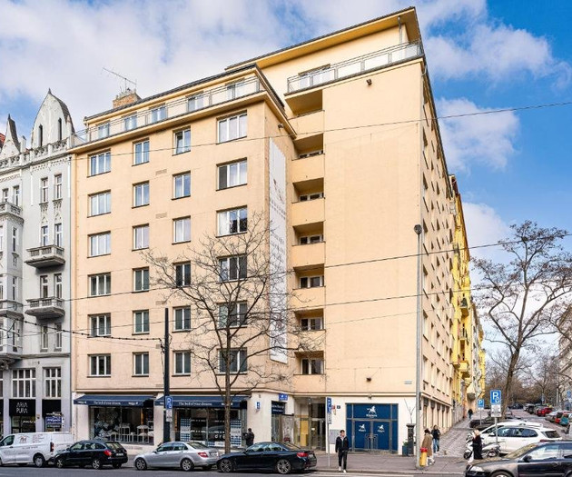 Brilliant Deluxe Suite | Central Prague 3BR