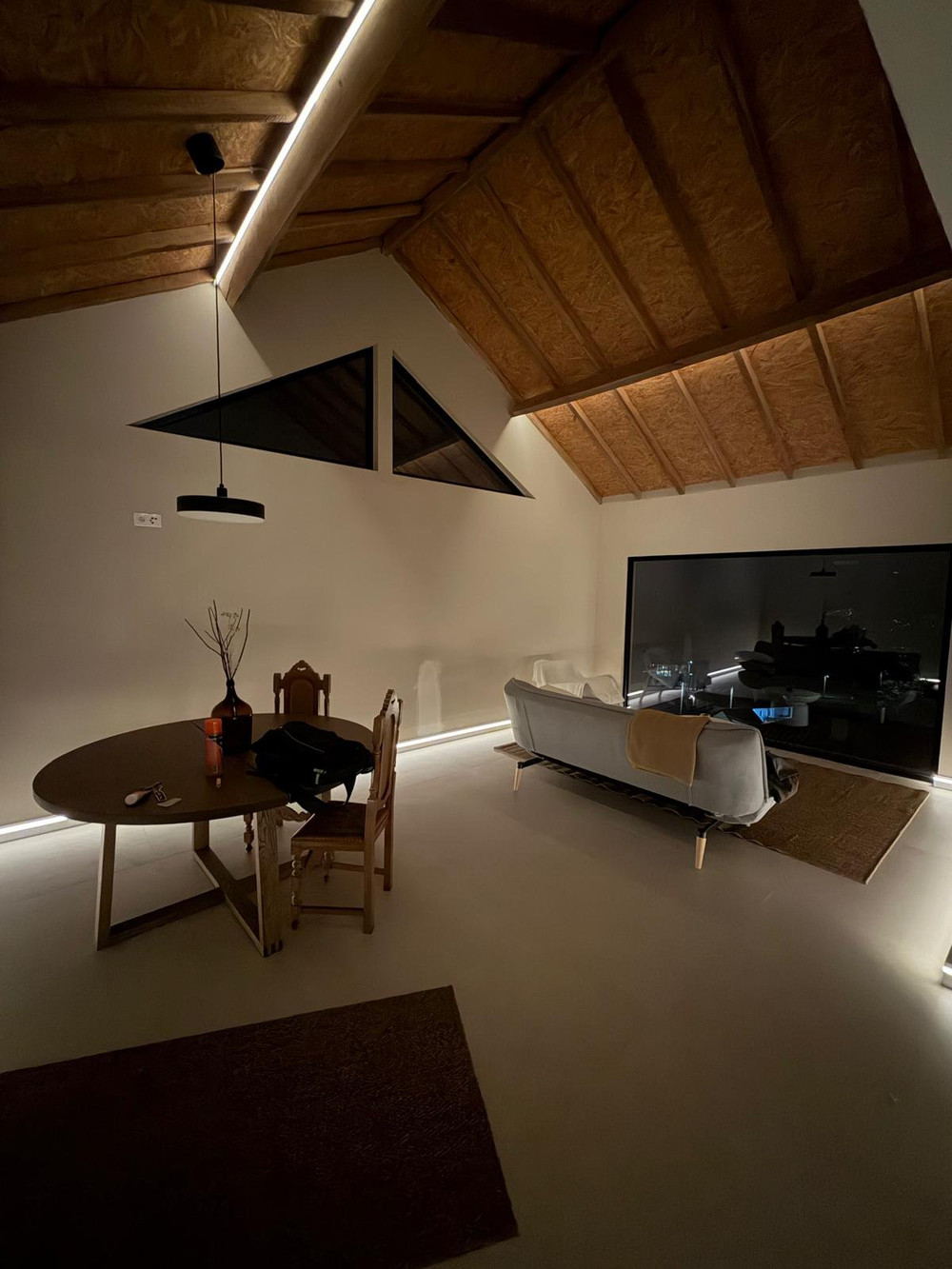 Top-floor design hideaway in the hills of Basto preview