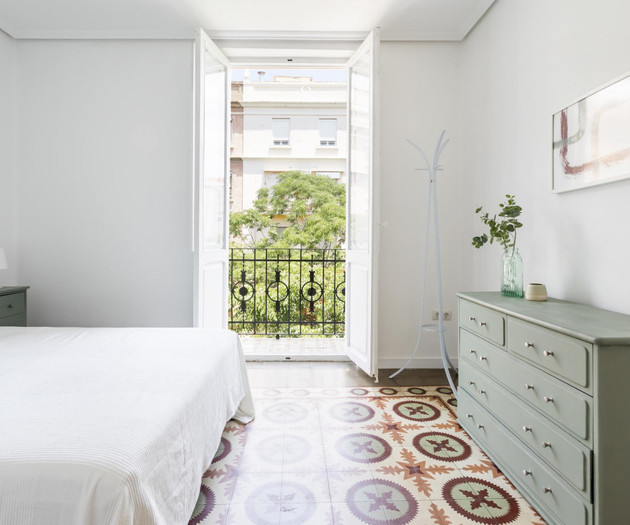 CHARMING AND BRIGHT, CITY OF ARTS · SEASONAL RENTA