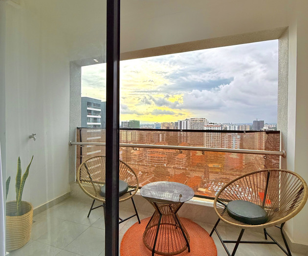 Airy 17th Floor 2BR: City Views, Balcony & Pool