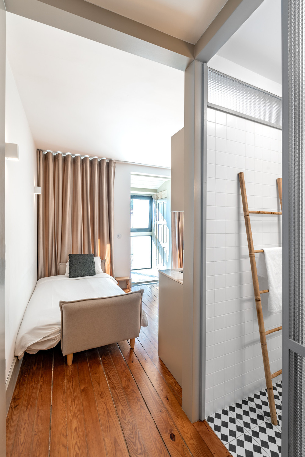 VIVA Old Street Homes Cozy Duplex preview