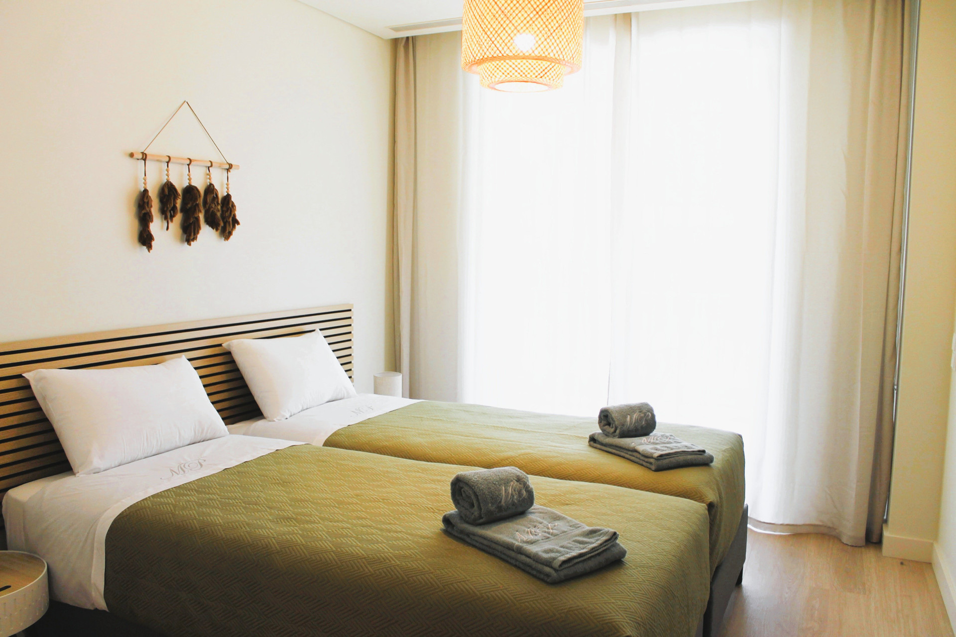 Twin bedroom with curtains