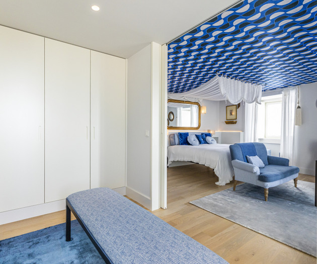 Chiado Rooftop Apartment by Cadenzalux
