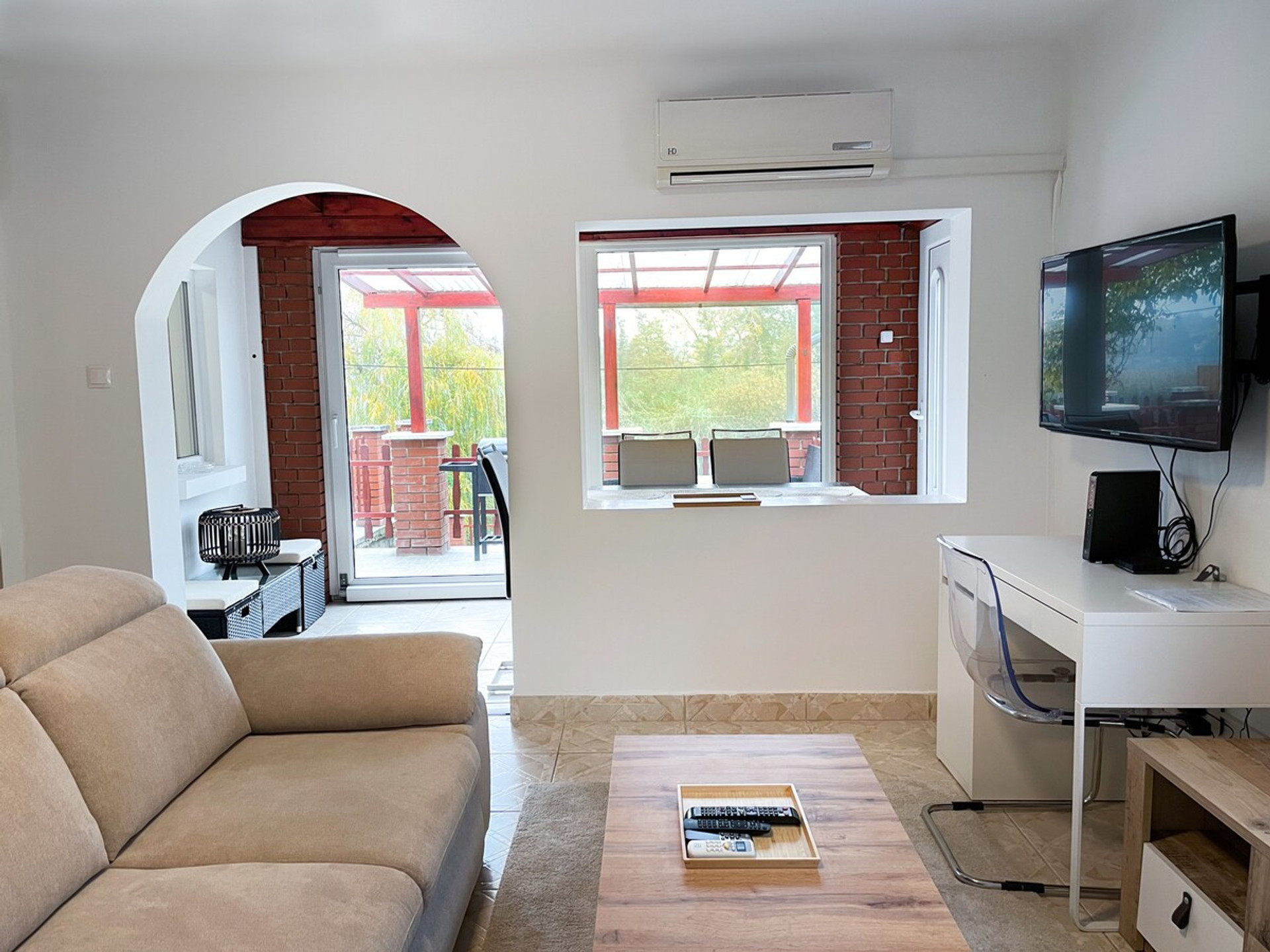 Living room image 1