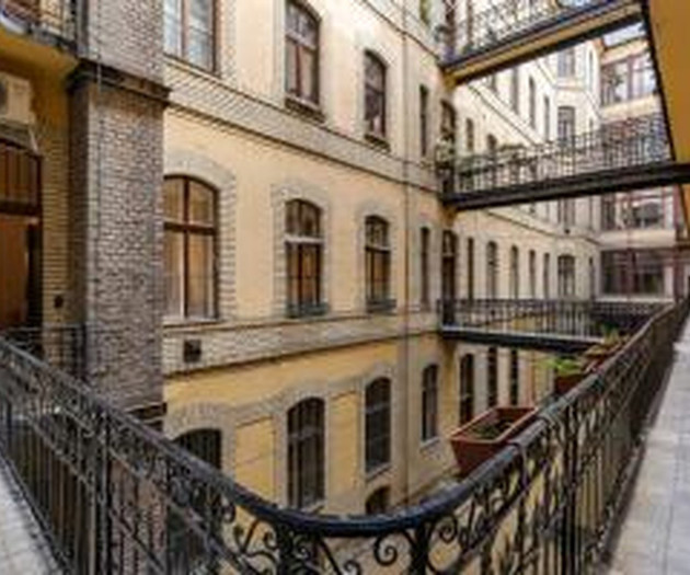 3BR Loft Apartment Heart of Bp Sleeps 8 PLUS