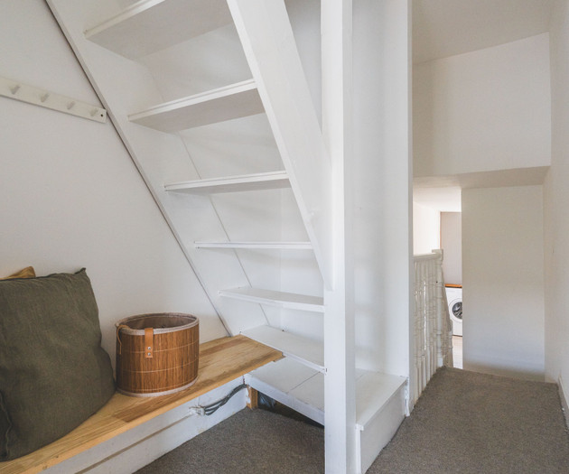 Minimalistic 2 Bed close by Central line | Parking