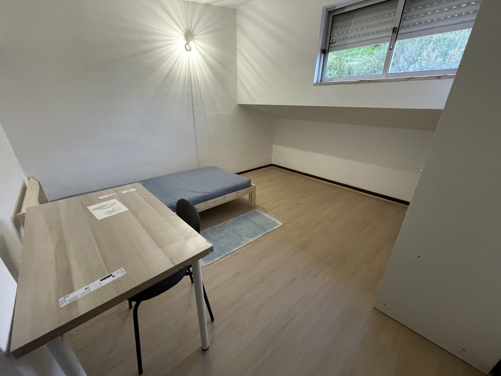 Bright bedroom close to Coimbra University preview