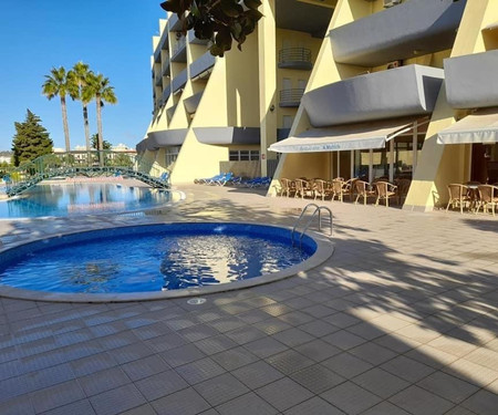 1 bedroom apartment in Meia Praia