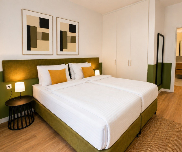 Twin bedroom with ensuite bathroom