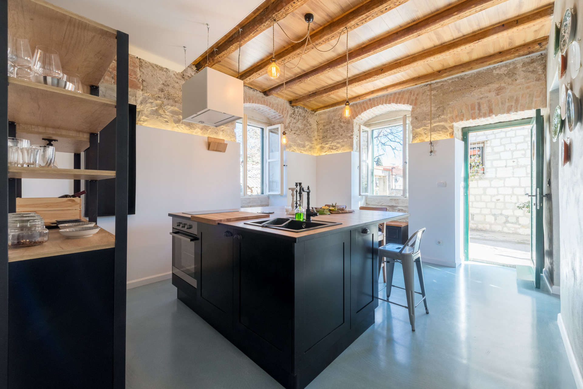 full kitchen /dining room /enterance /small deck is under the window 