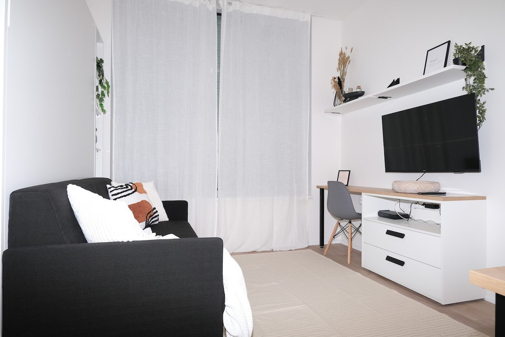NEW Modern studio 221 w Netflix preview