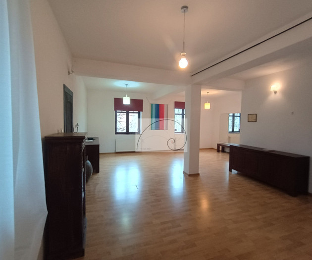 Elegant Duplex in Villa • Central Bucharest