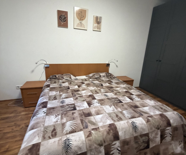 Double bed with nightstands
