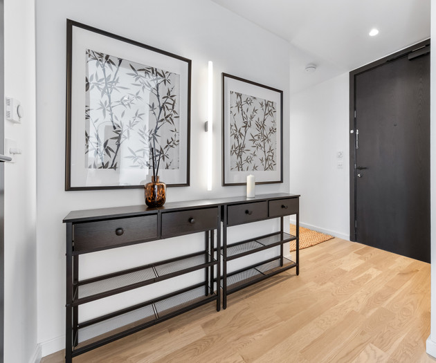 Penthouse Apartment with City Views, Parking + 2BR