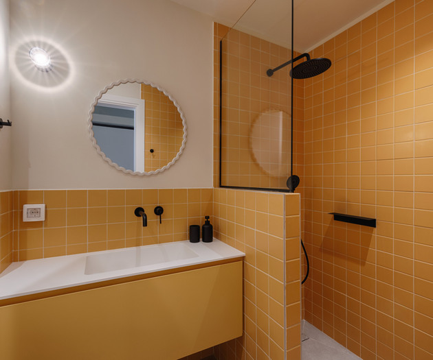 Bright 1-bed apartment, close to metro station