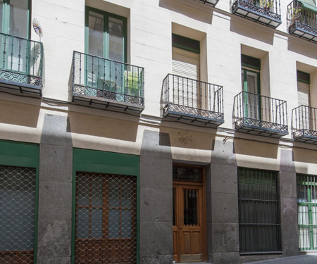 Guernica I- Spacious apartment in Atocha area