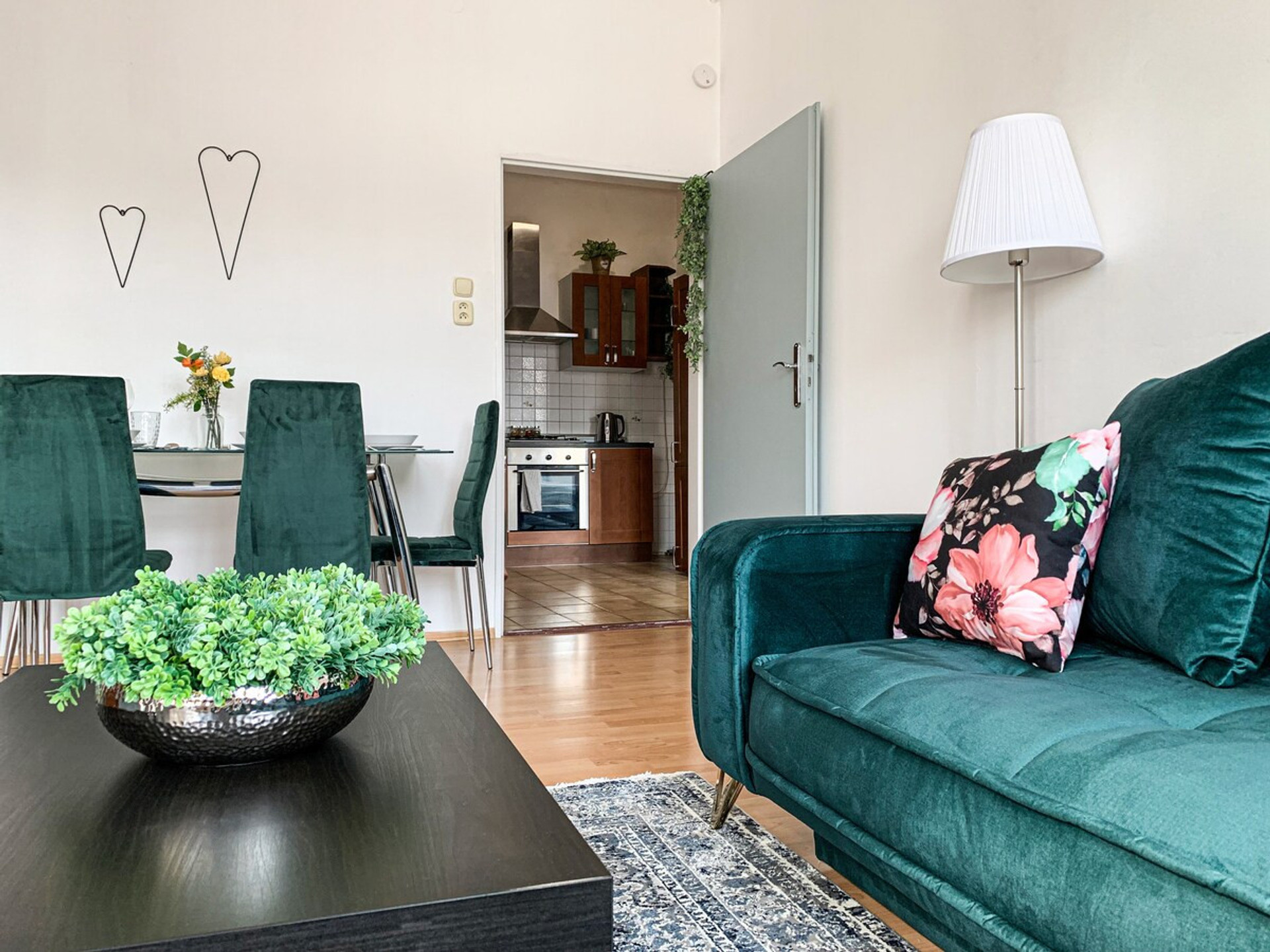 Living room image 3