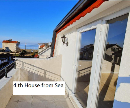 Luxury 4 Bedroom 80 m from sea