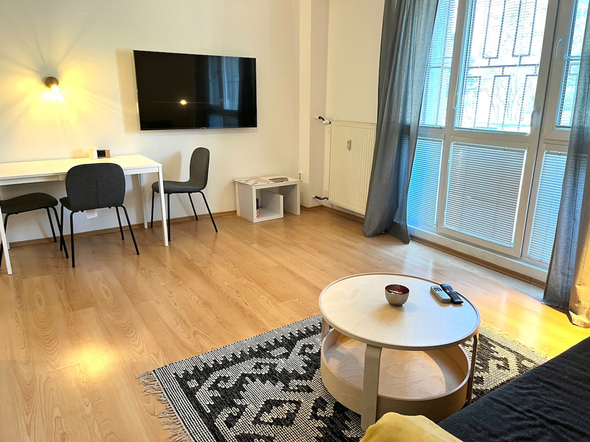 Living room image 2