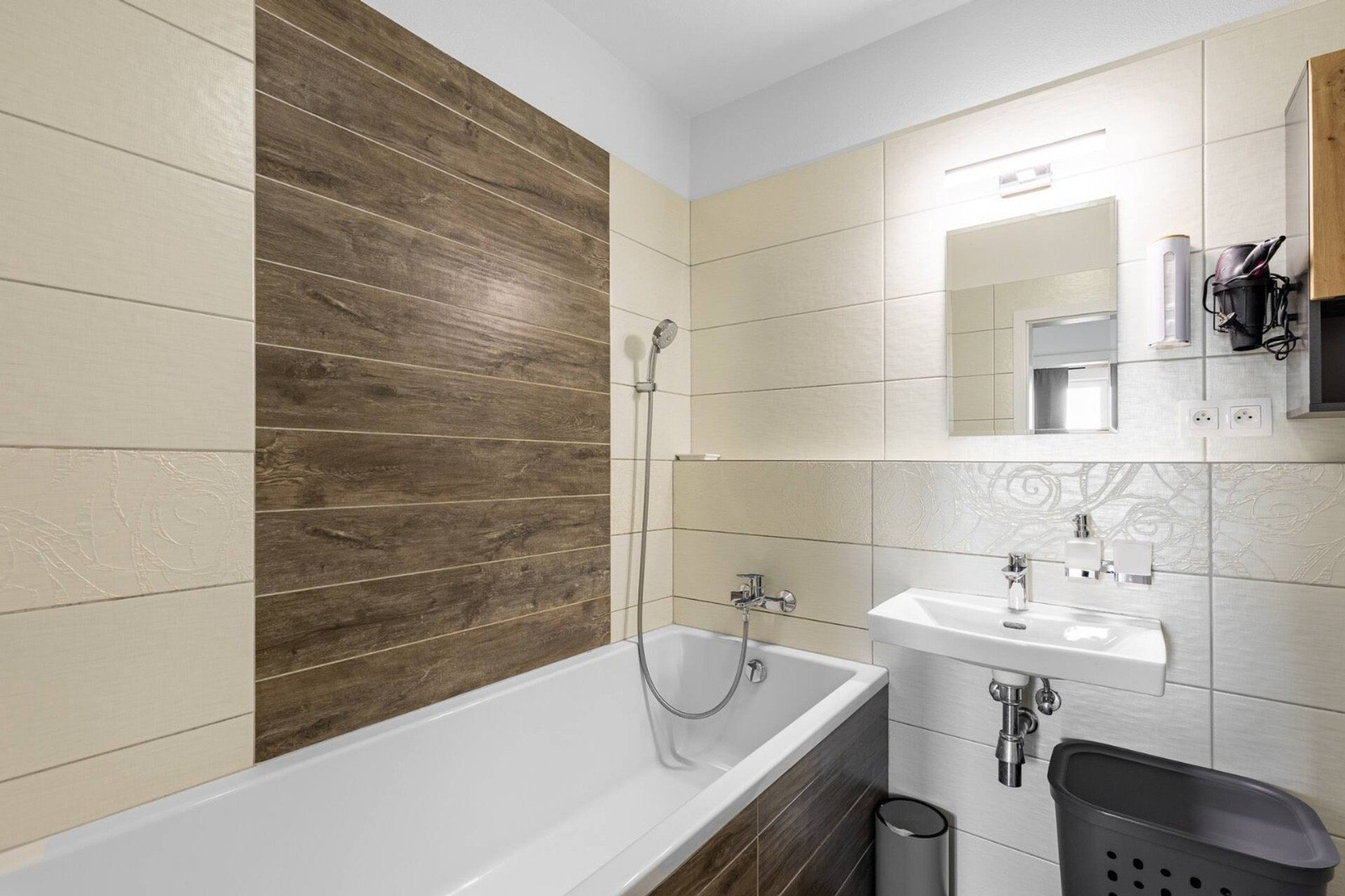 Bathroom with bathtub