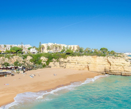 Sunny retreat in the Algarve near amazing beaches