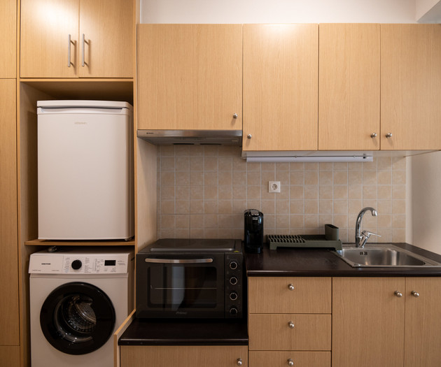 ATOM | Minimal Apartment with Parking & WiFi