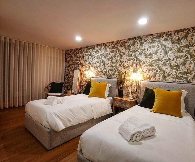 Luxury 5‑Bedroom Villa with Pool and Garden