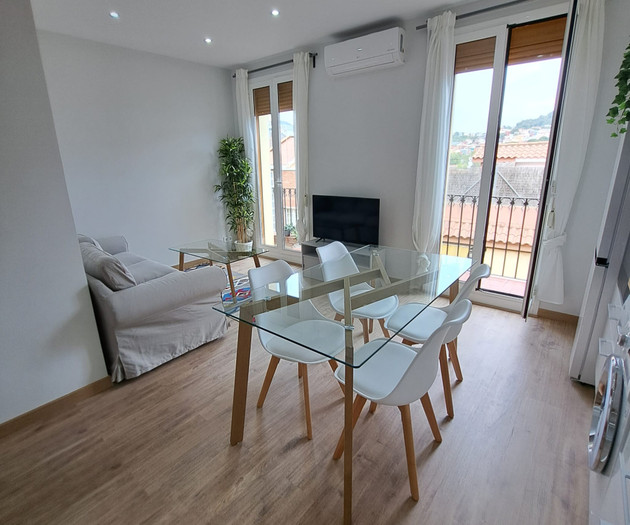Apartment with Balcony in Gracia-Sant Gervasi