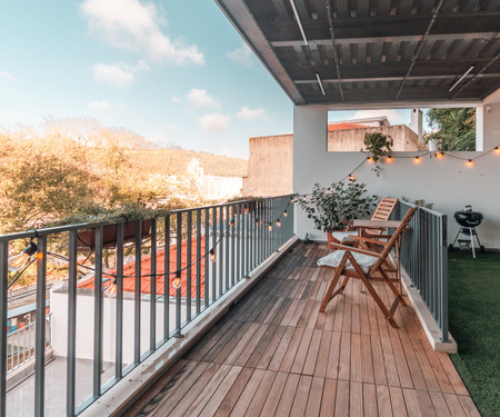 Sunny and spacious 2 bed home in Lisbon