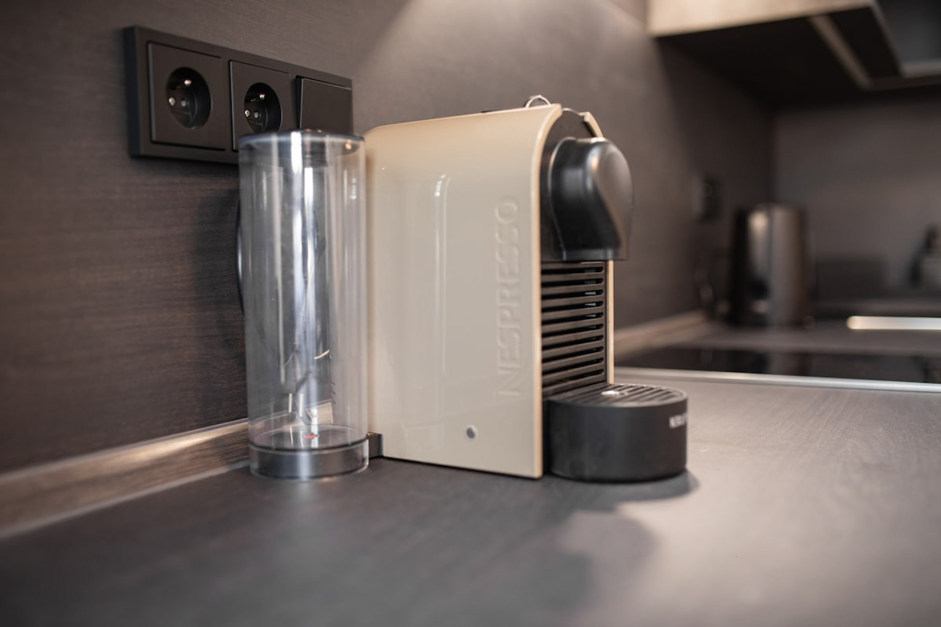 Full kitchen image 2