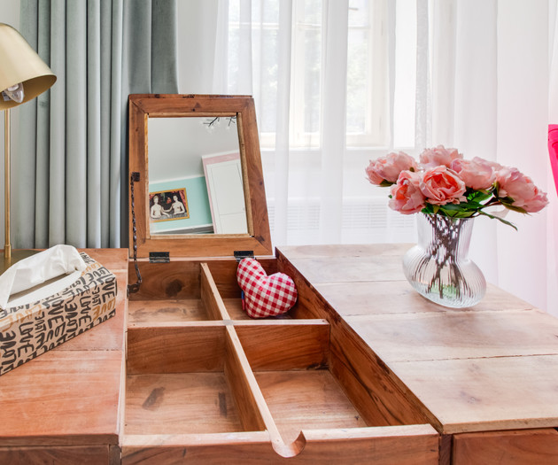 Quaint Maid's Boudoir Apartment
