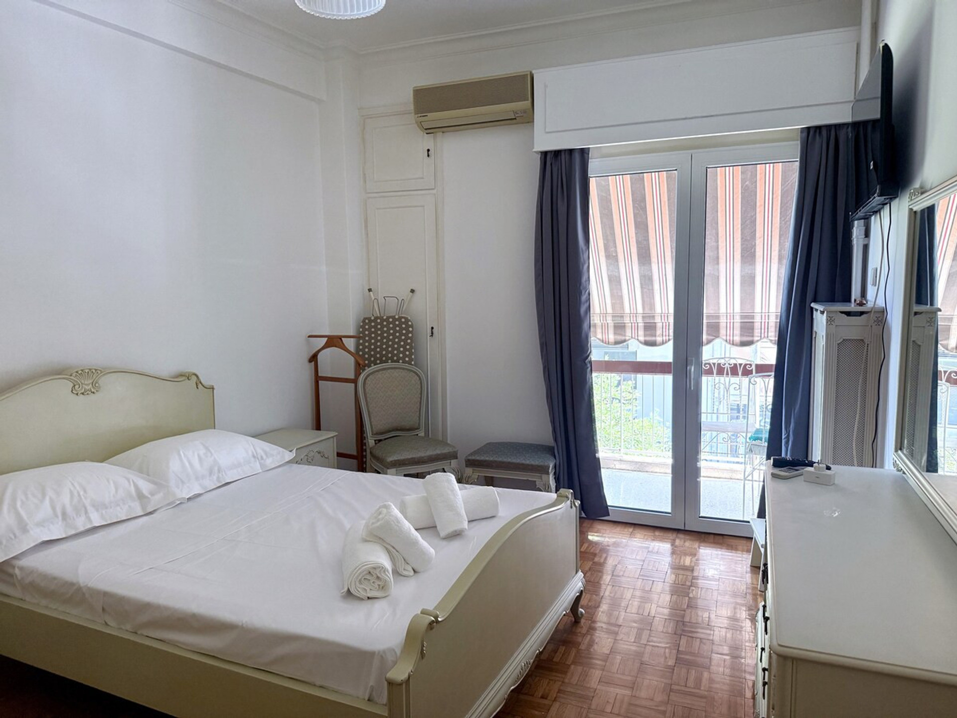 Bedroom image 3