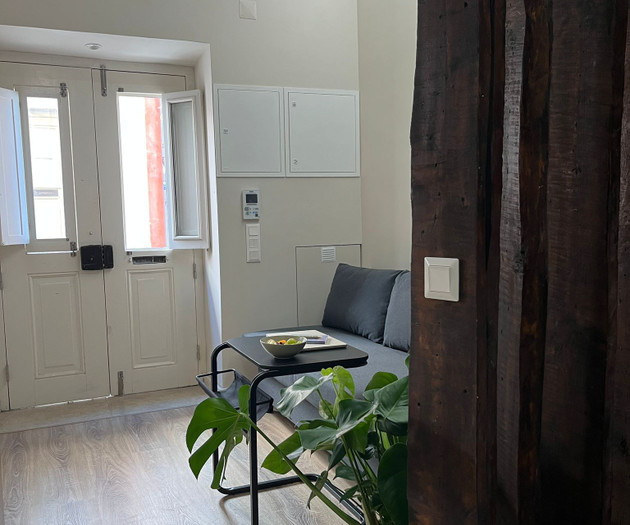 Charming studio inside Lisbon’s castle walls