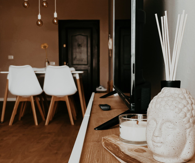 S t r e h z a: your spacious sunlit oasis
