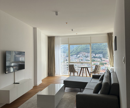 BIG Flat in Center of Budva